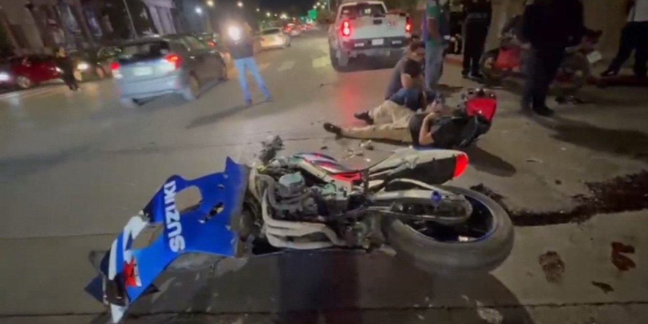 Vuelta termina en choque y deja motociclista lesionado en el centro de Saltillo