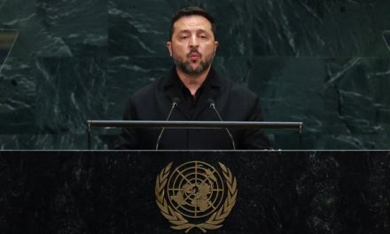 Zelenski acusa a Rusia de reclutar extranjeros y advierte ataques contra su infraestructura energética