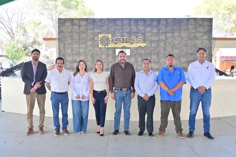 Carlos Villarreal y el CBTis 36 exploran proyectos en beneficio de estudiantes