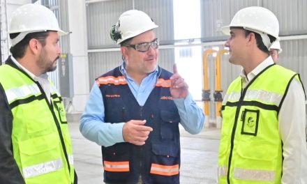 Alcalde acompaña al gobernador en inauguración de expansión de Arcosa Industries