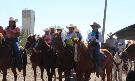 Celebran con cabalgata los 88 años del ejido Nueva Rosita