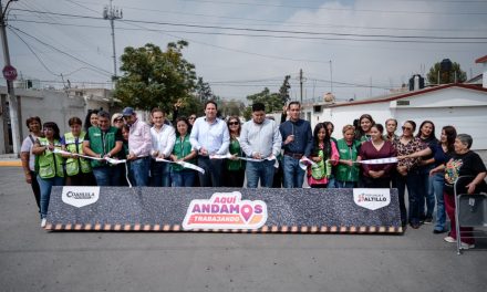 Javier Díaz entrega más obras de pavimento