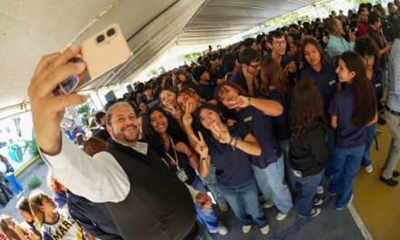 Apoya Tomás Gutiérrez a los jóvenes con más educación y oportunidades