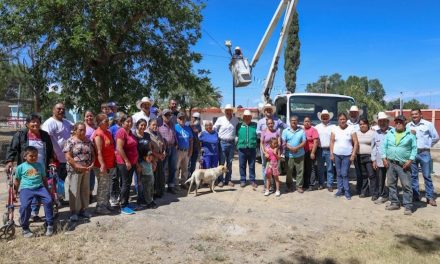 Avanza rehabilitación de alumbrado público en los ejidos, señala el alcalde, Javier Díaz