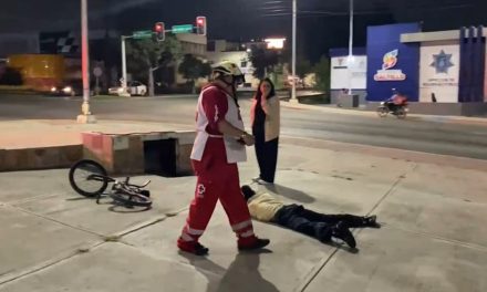 Bicicleta ‘le hace el feo’ a hombre en Saltillo; sufre caída y se fractura