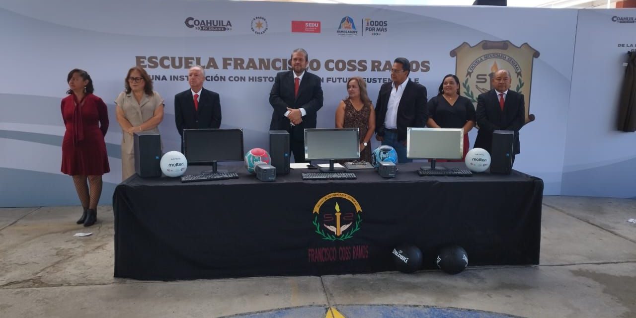 Tomás Gutiérrez entrega apoyo a la secundaria Francisco Coss Ramos de Ramos Arizpe