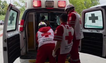 Familia de Torreón vuelca en la Saltillo-Torreón