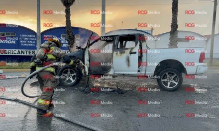 Se incendia camioneta en Saltillo