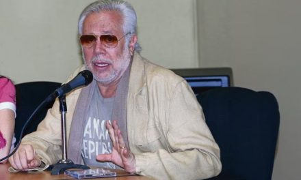 Luis de Llano fija postura ante serie de Timbiriche y se deslinda de su contenido