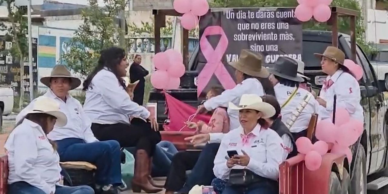 Parras se vistió de rosa y a caballo