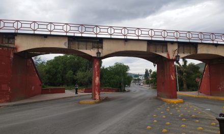 Puente sobre la calle Ramos Arizpe, en Saltillo genera peligro entre los automovilistas
