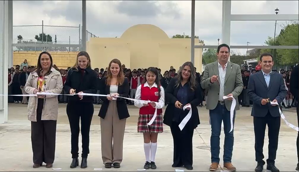 Entregan techumbre en secundaria de Saltillo con inversión de 2 millones de pesos