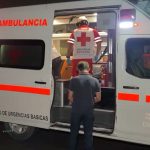Tractocamión les quita derecho de paso a dos menores