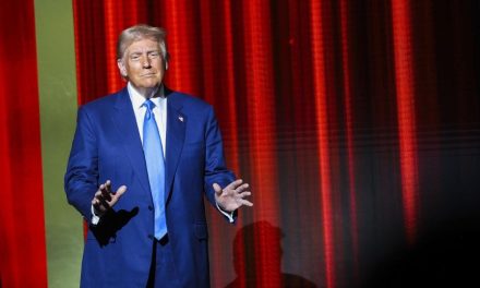 Trump descarta ataques contra Irán antes de elecciones de medio mandato